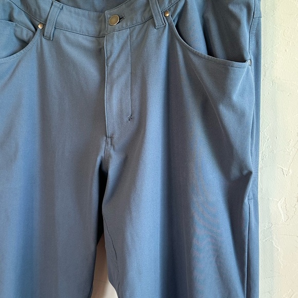 Lululemon Men’s Blue Active Wear Pants (Damaged) Front Zip and 5 Pockets Sz 36 - Picture 5 of 10